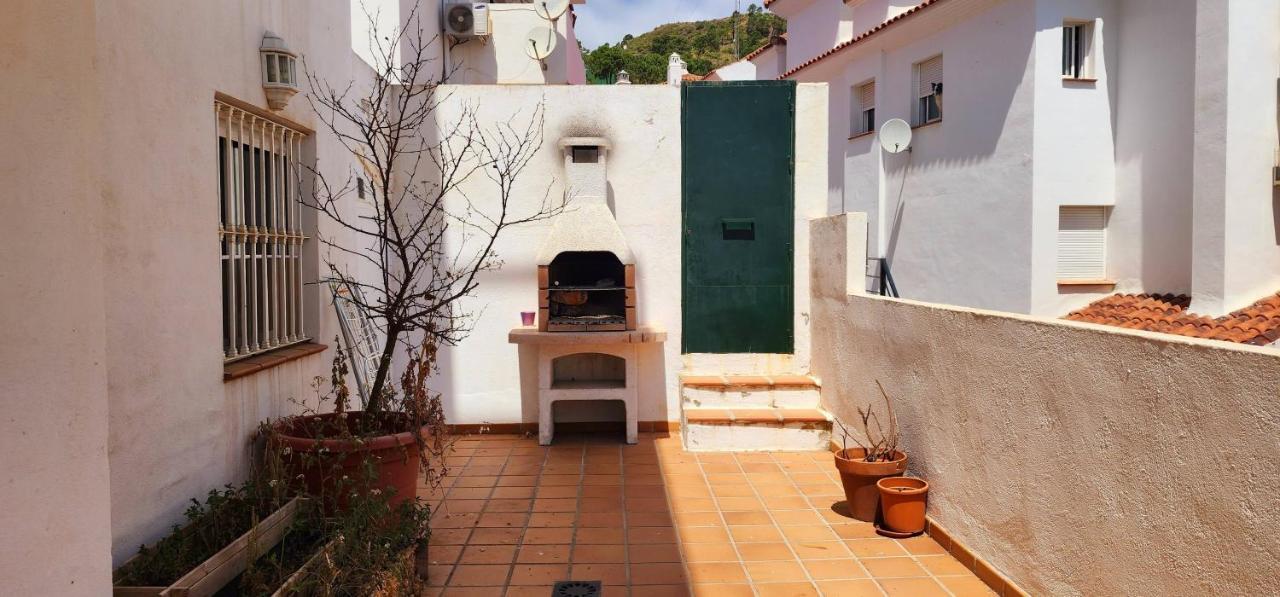 Bajo Con Jardin Deluxe Apartment Benahavis Luaran gambar